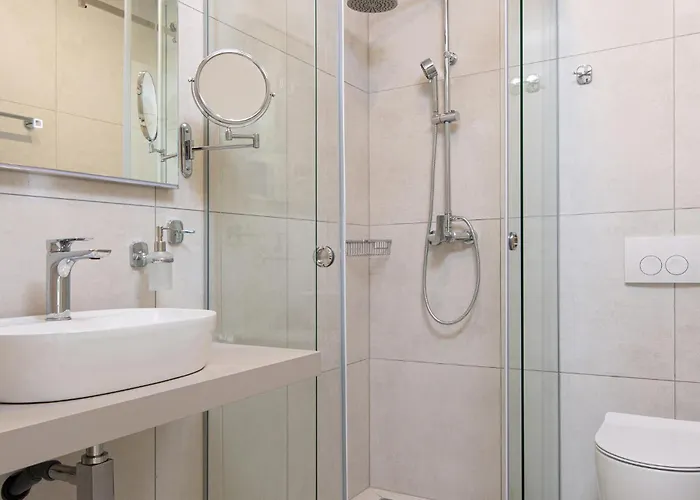 Cozy Apartment In Malinska With Kitchen Apartamento *