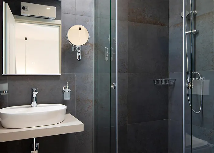 Cozy Apartment In Malinska With Kitchen *