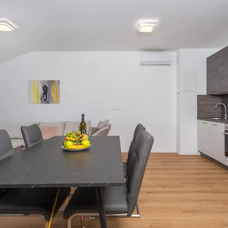 In With Kitchen