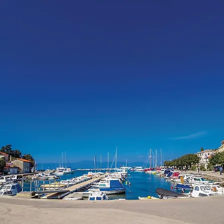 Amazing Apartment In Malinska With House Sea View Malinska