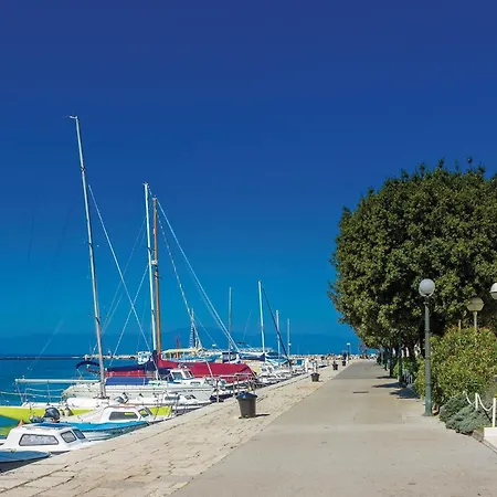 Amazing Apartment In Malinska With House Sea View Apartment