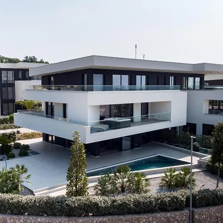 Cozy Apartment In Malinska With Kitchen Appartamento