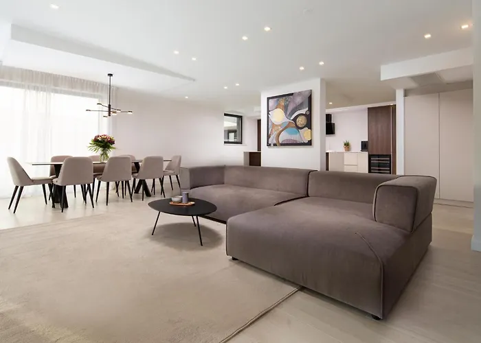 아파트 Cozy Apartment In Malinska With Kitchen *