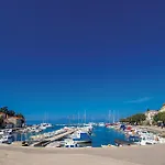 Amazing Apartment In Malinska With House Sea View Malinska