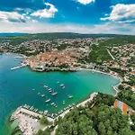 Amazing Apartment In Malinska With House Sea View Apartman Malinska